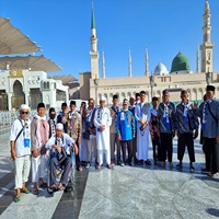 Travel Umroh Ramadhan Untuk 5 Orang Malang